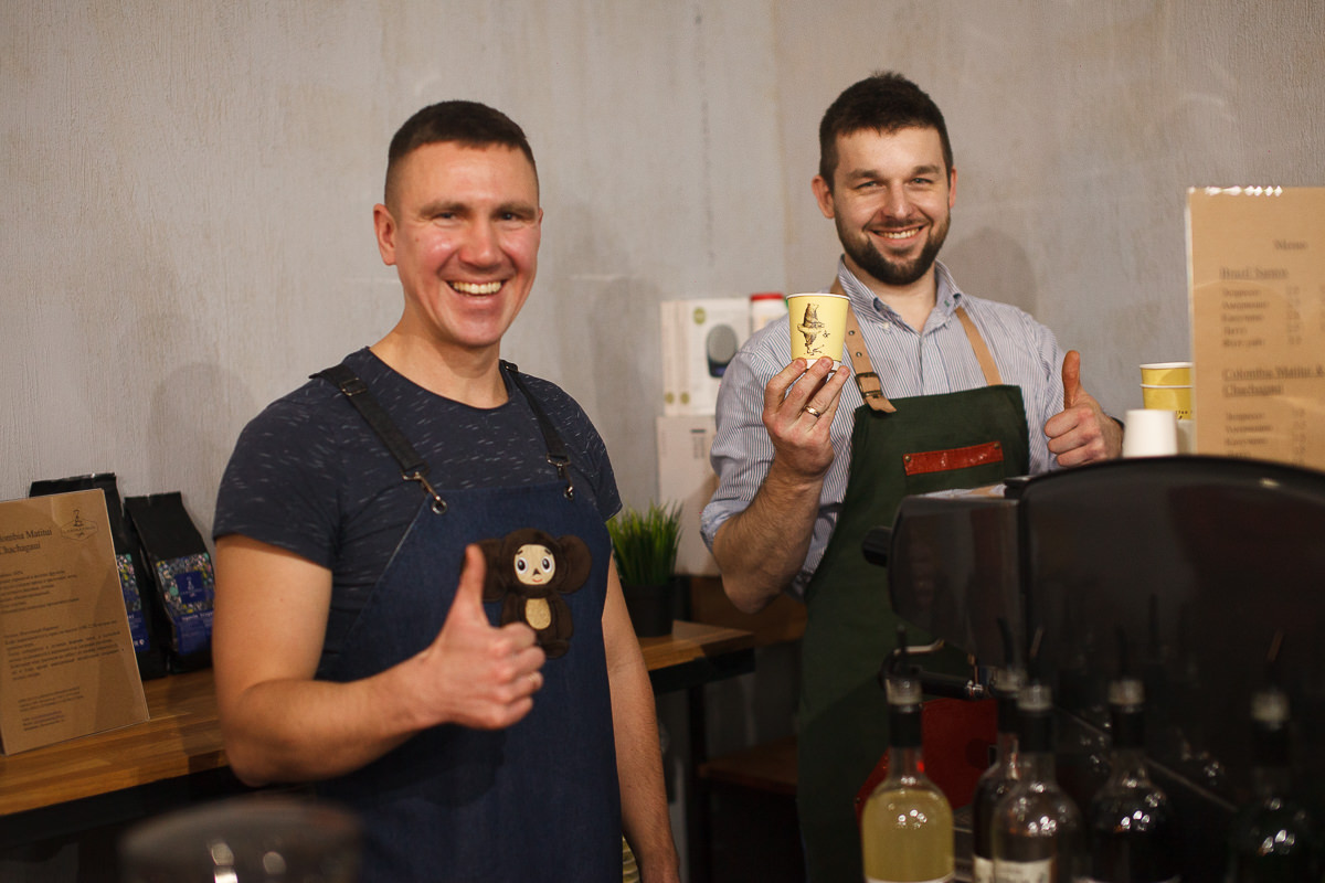 Бариста на фестивале шоколада и кофе в Минске